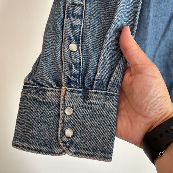 Levi's Men Unisex Classic Blue Button-Up Shirt western denim shirt jacket medium - Picture 4 of 11